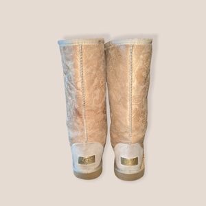 UGGS  Classic, tall chestnut boots women's size: 7